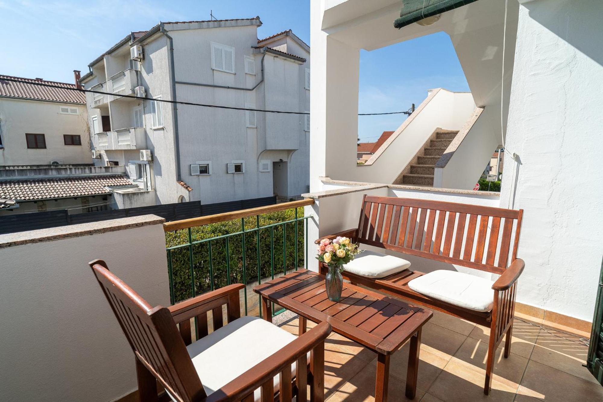 Leisure Apartment *